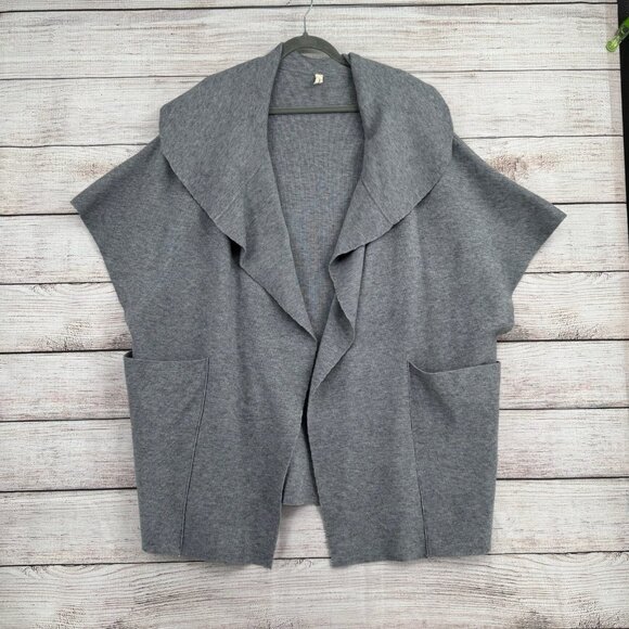Moth Cardigan Sweater Womens Medium Gray Open Front Short Sleeve Pockets Cozy - Picture 1 of 10